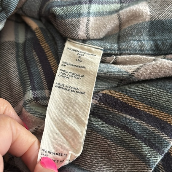 Woolrich Plaid Button-Up Shirt Flannel size Small - Picture 7 of 8